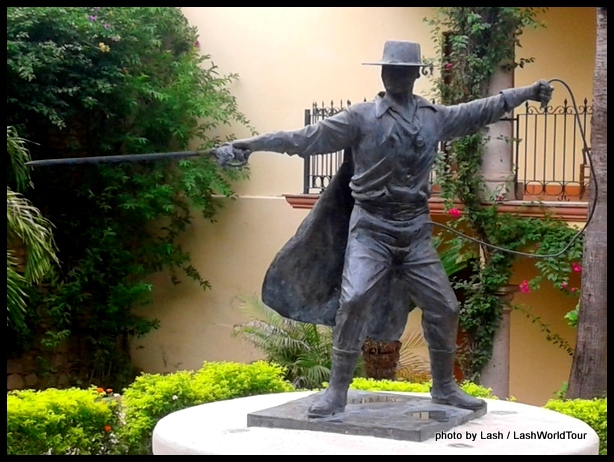 statue of El Zorro at Posada del Hidalgo Hotel 
