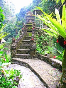 Tjampuhan Hotel garden walkways - Ubud - Bali