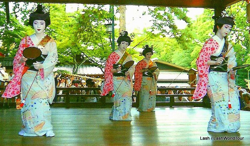 traditional festivals - Kyoto festival - Geisha - spring dances - Kyoto -Japan