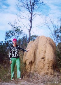 LashWorldTour - termite mound - Australia