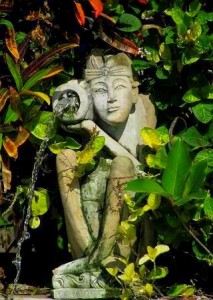 my Bali tour looks at Balinese statues 