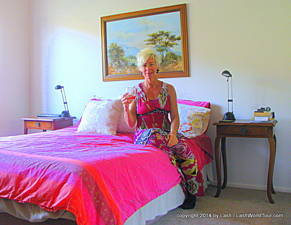 LashWorldTour in bedroom - Noosa House Sit