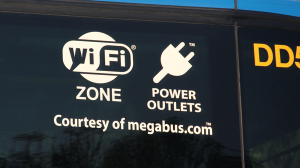 wifi_power-outlets_megabus[0]