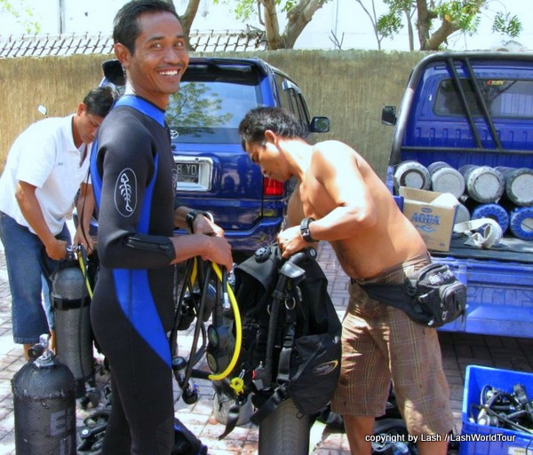 diving with local guides in Bali