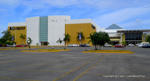 Plaza of the Americas shopping mall - Chetumal