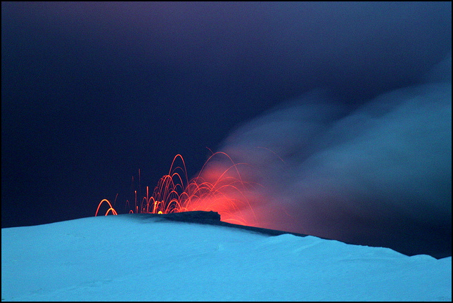 Volcanic eruption in Iceland 2010 - photo by Soring on Flickr CC