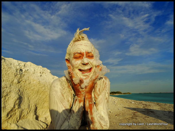 Lash taking clay bath at Rio Lagartos - Yucatan - Mexico