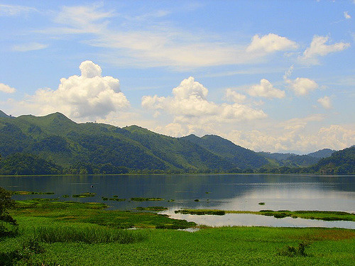 Lake Yojoa - Honduras - photo by Aaron Ortiz on Flickr CC
