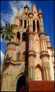 the elaborate Barroque church Paroquia de San Migeul Arcangel - San Miguel de Allende - Mexico