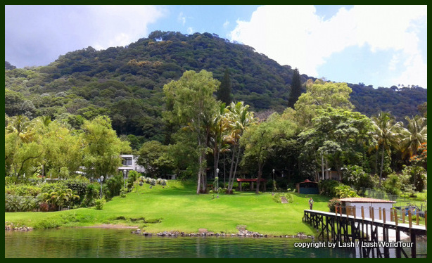 wealthy home & property at Lake Coatepeque