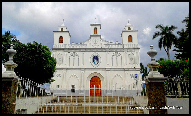Historic church in Ahuachapan = El Salvedor