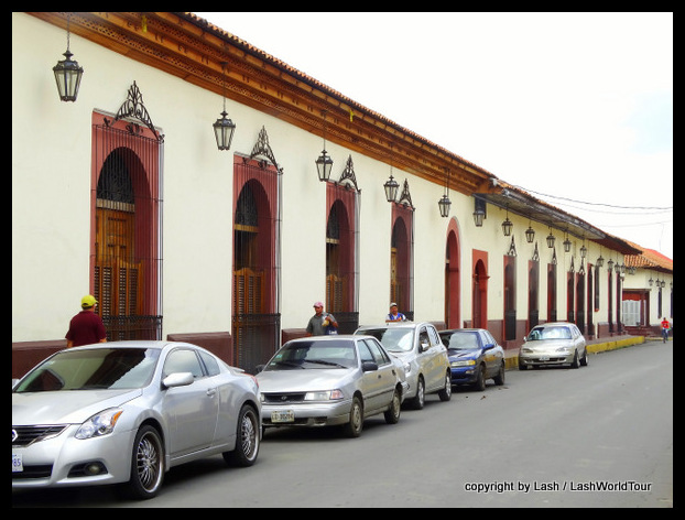 beautiful colonial buildings in Leon