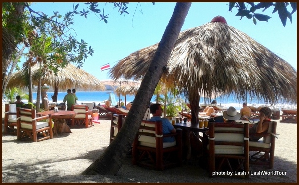 restaurants on the sand at Playa Samara 