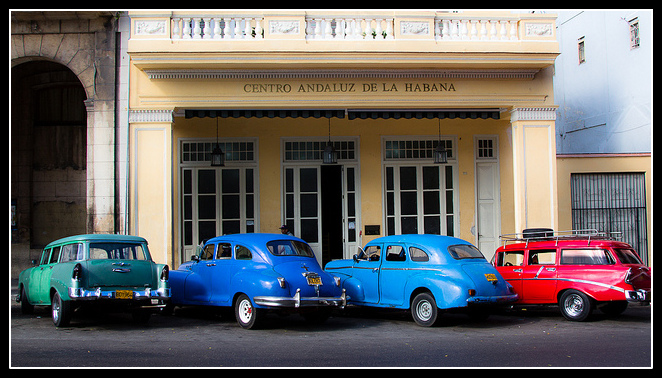 vintage cars in HAvana - photo by Franck Vervial on Flckr CC