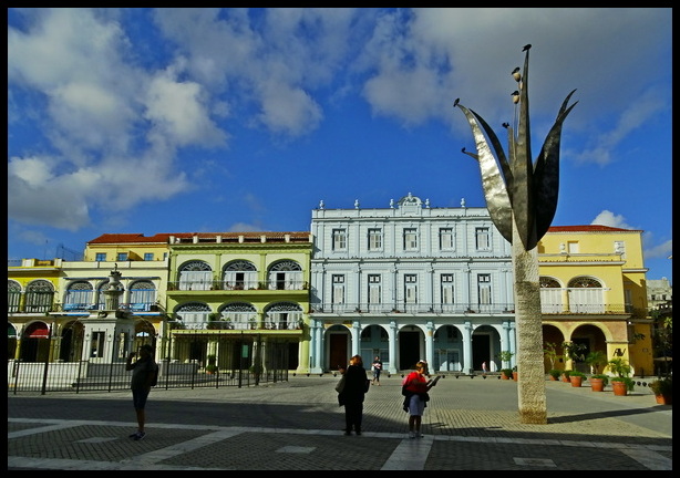 Plaza Vieja - Havana 