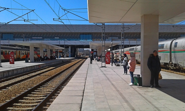 train station platform 2