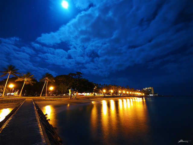 Waikiki evening - photo by Paul Bika on Flickr CC