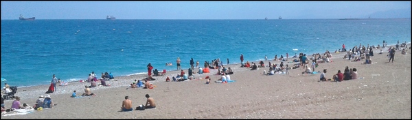 crowded Konyaalti Beach in June